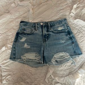 Frame Le Bridgette jean shorts